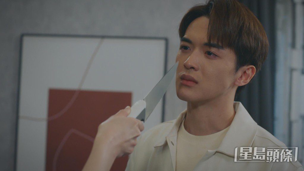 他在《非份之罪》中的崩潰痛哭戲份同樣成為焦點。