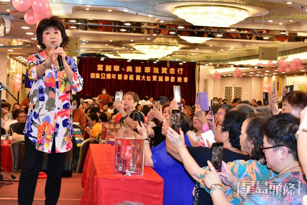 朱咪咪近來忙於各地登台演出。