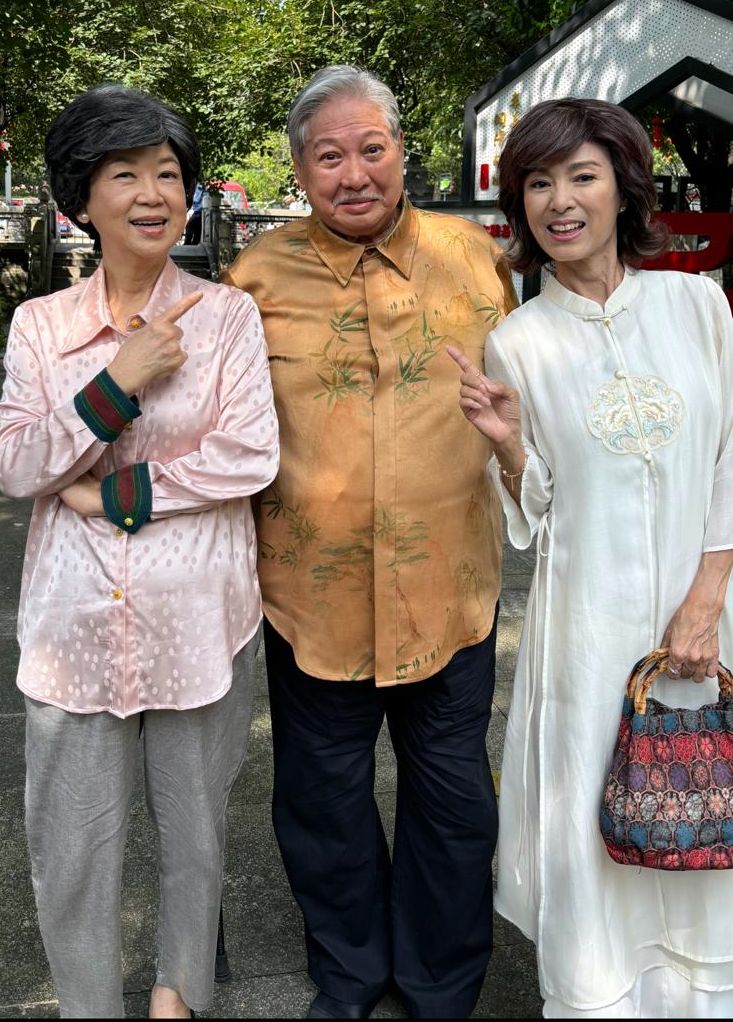 米雪也曾前往探班。