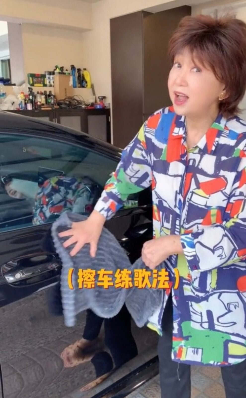 有空時她更會親力親為洗車。