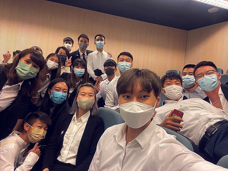 林浩賢(二排右)其後入讀香港中文大學,並曾代表中大參加大專游泳賽獲獎。