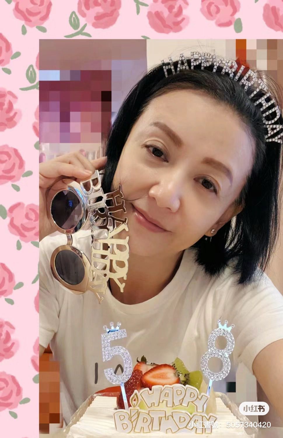 曾華倩曾貼出生日獨照,照片中未見兒子身影。