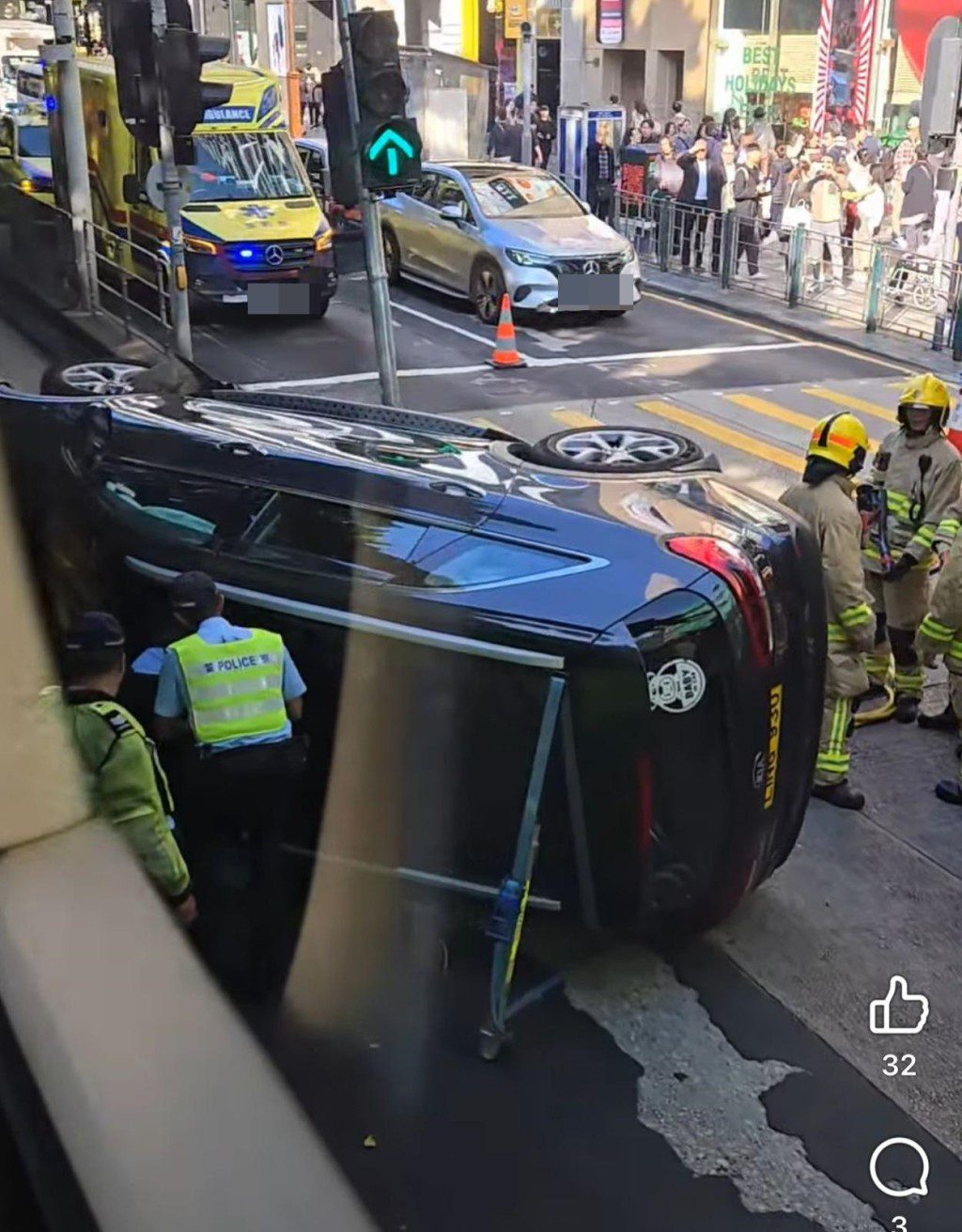 車禍後的相片在網絡上瘋傳。