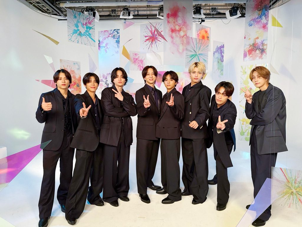 豬俁周杜(左一)遭解約後,timelesz將改以7人體制活動。