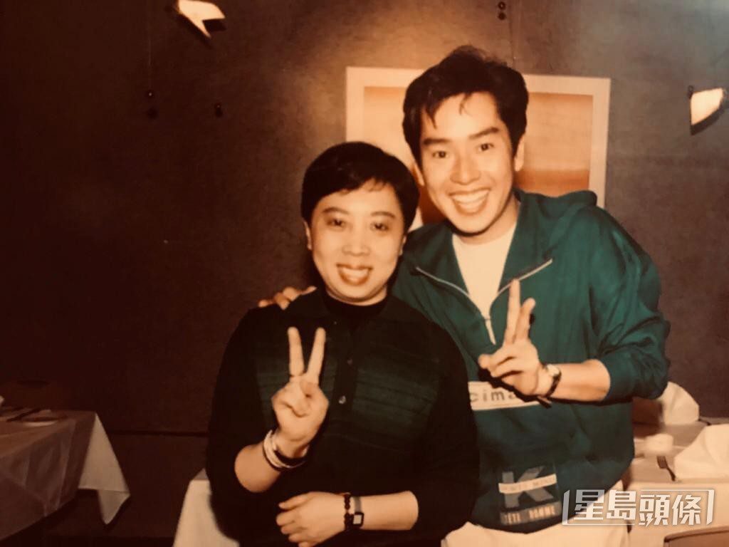 譚詠麟受訪時曾回應:「點解啲人會話我似女人型呢?唔通生得白淨啲就係女人型咩?」
