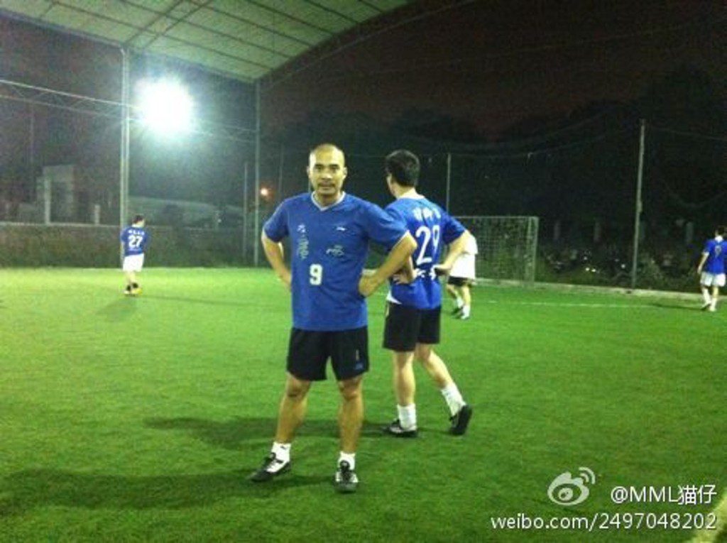 莫美林本身亦喜愛踢足球。