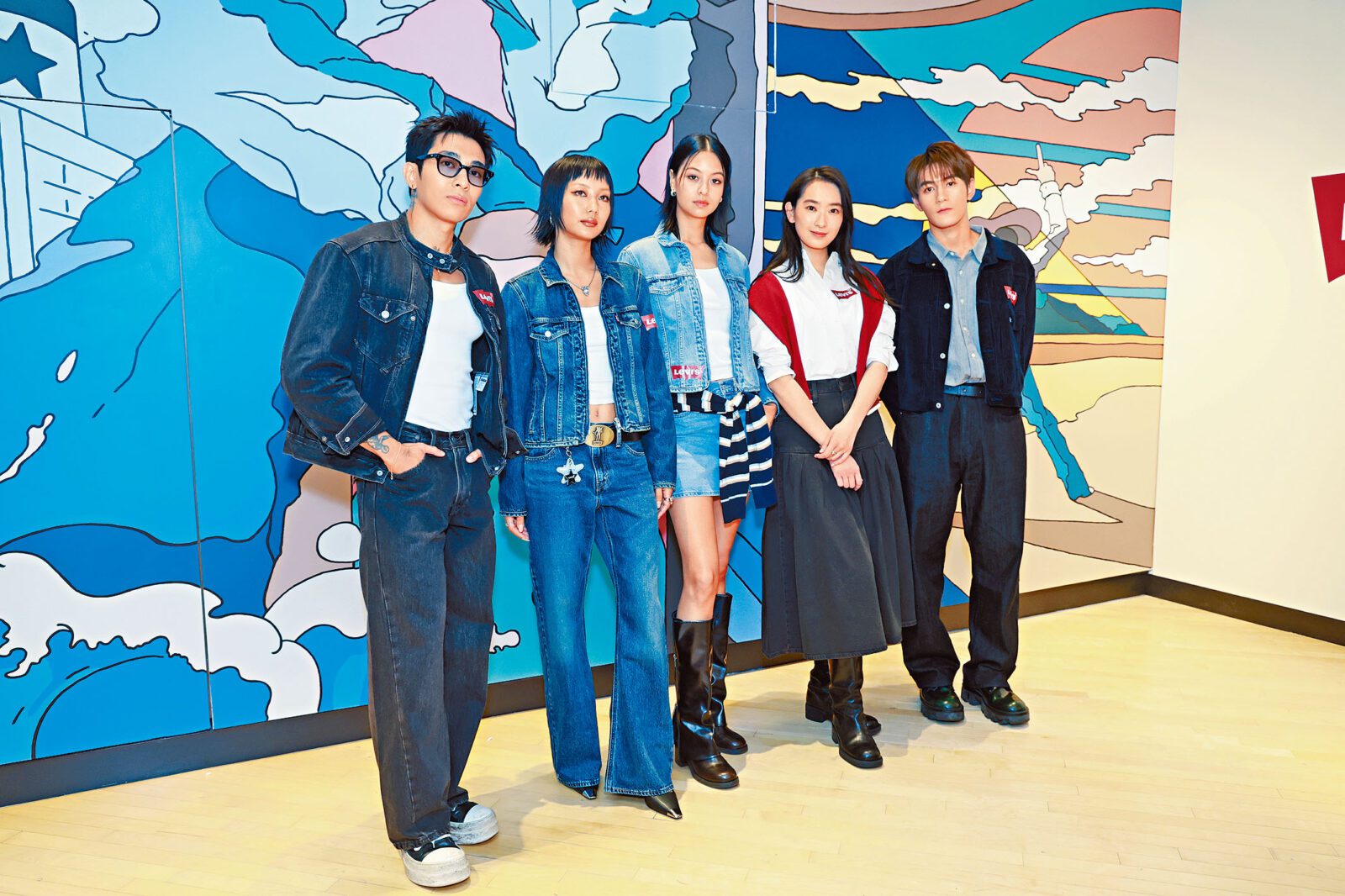 Tyson、Jeffrey見有高妹同場,即彈開讓出C位。