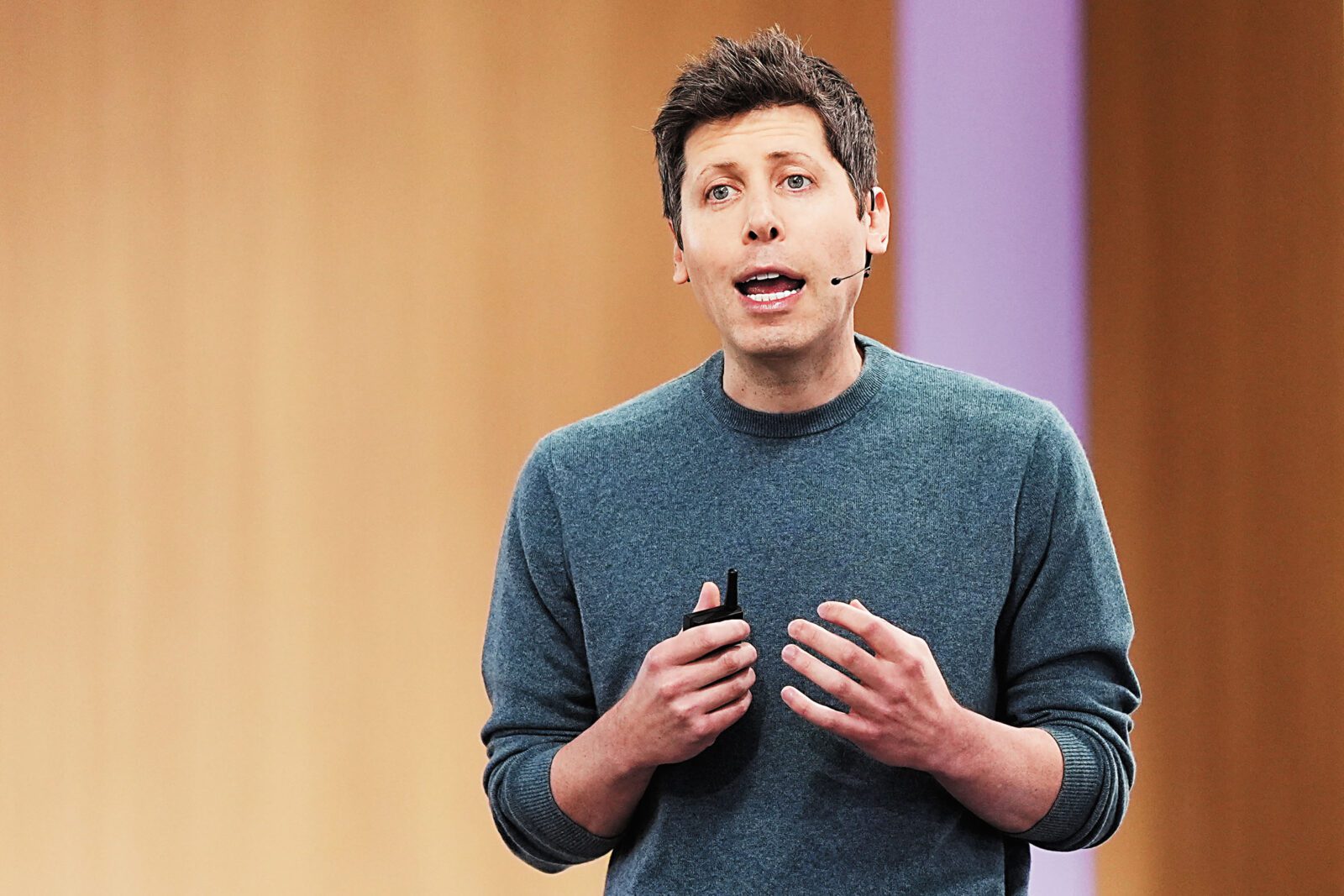 人工智能巨頭OpenAI的行政總裁奧特曼（Sam Altman）最近因AI安全疑慮，被頂在風口浪尖。美聯社