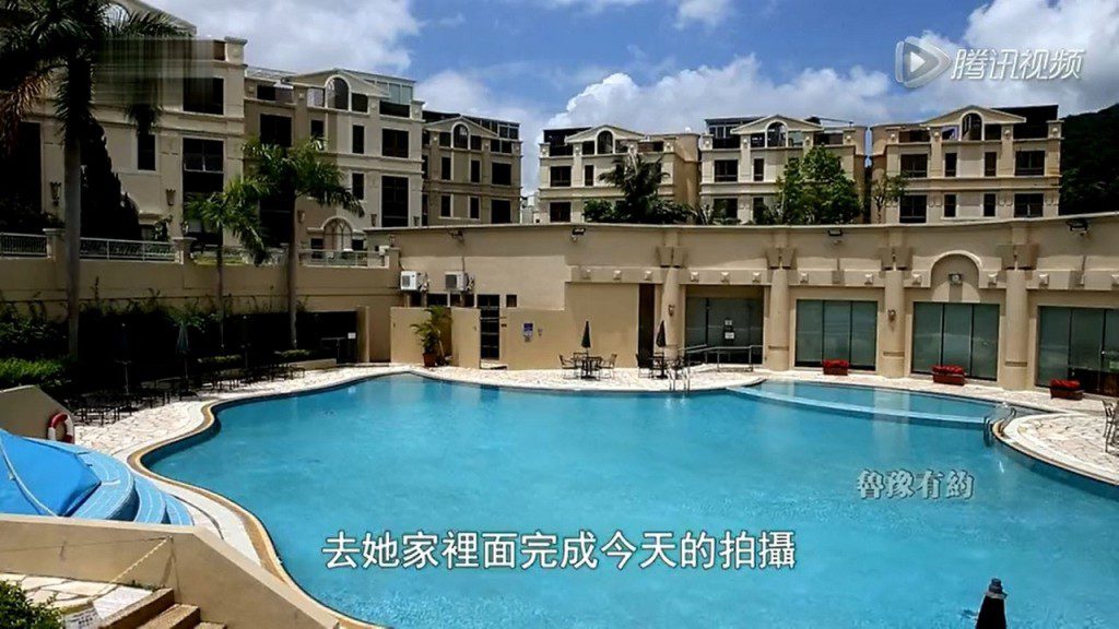 鄺美雲居住在九肚山寶松苑的一幢洋房內。