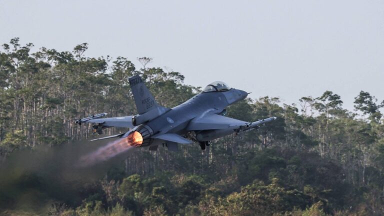 台向美採購F-16V戰機 首批兩架明日抵台