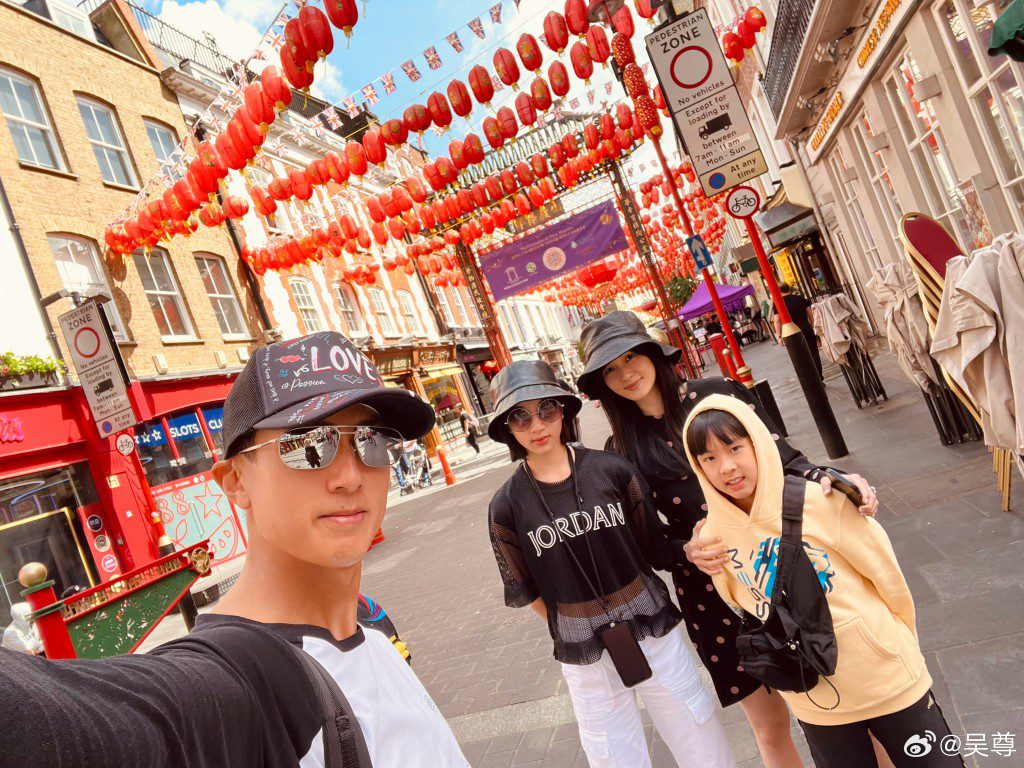吳尊秘密結婚超過10年,直至2013年才公開已婚的消息。