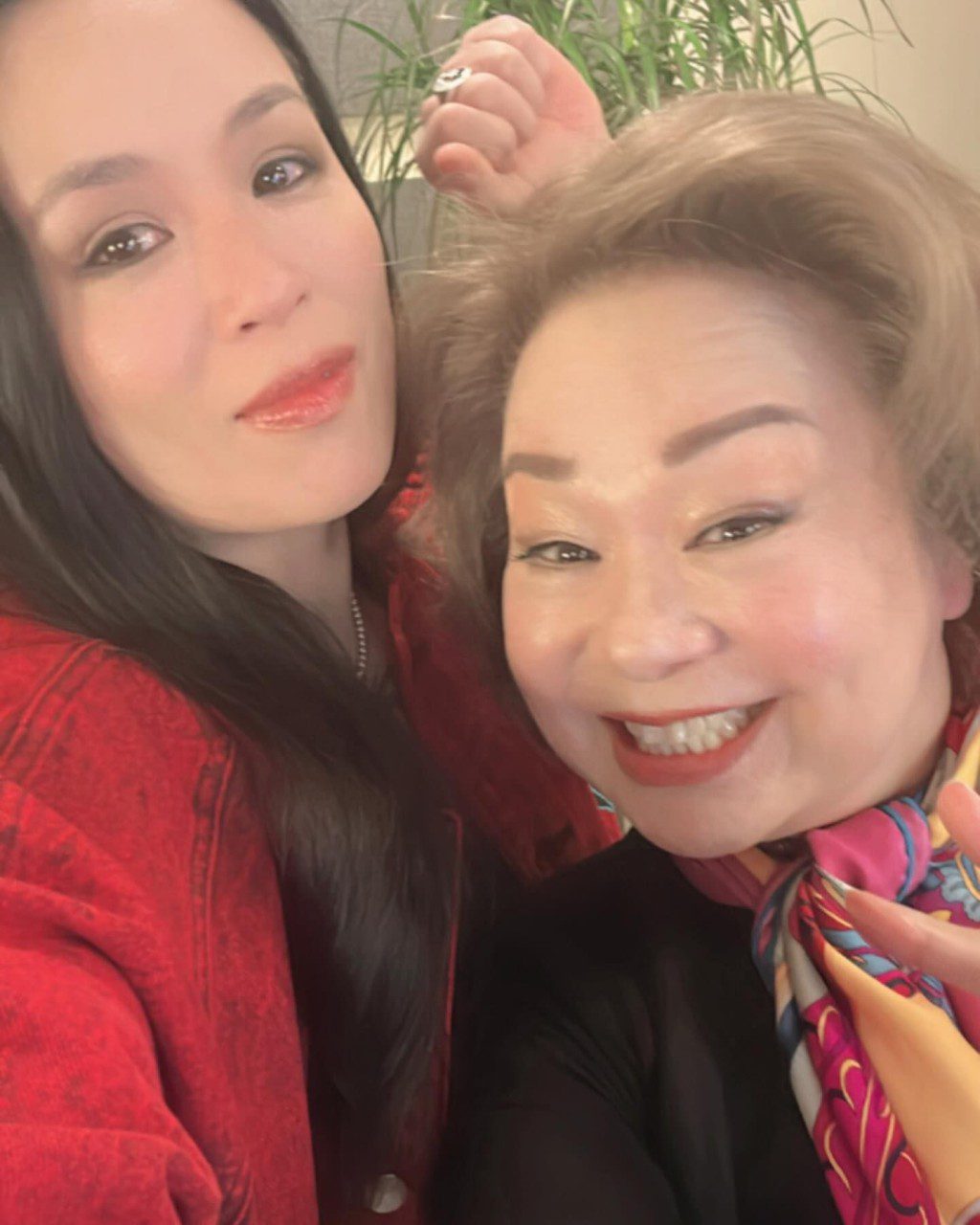 杜麗莎與大女兒感情要好。