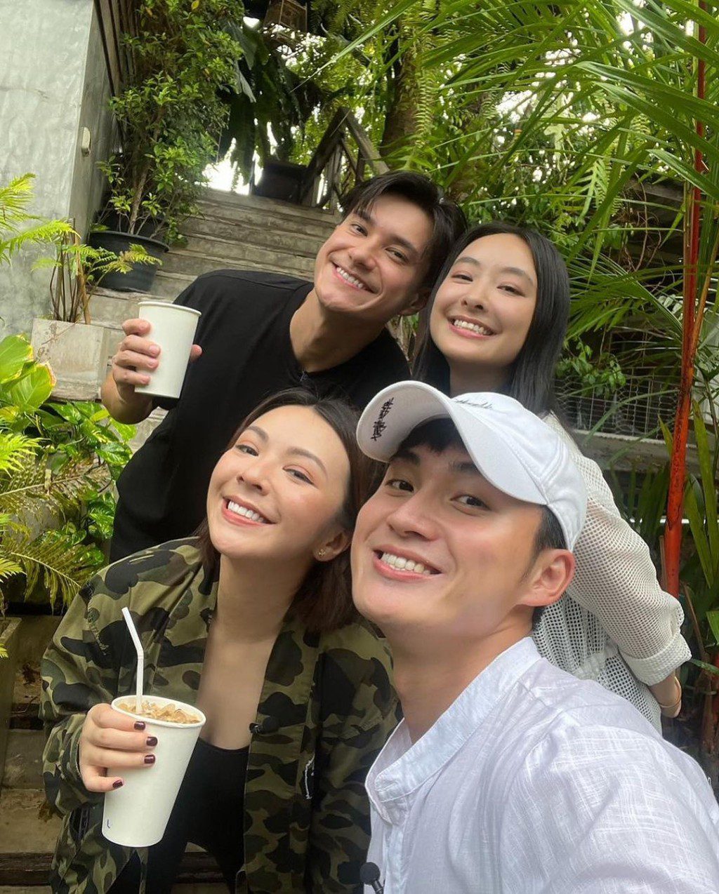 周嘉洛之前曾與陳瀅一同拍攝節目《約埋班Friend去旅行》。