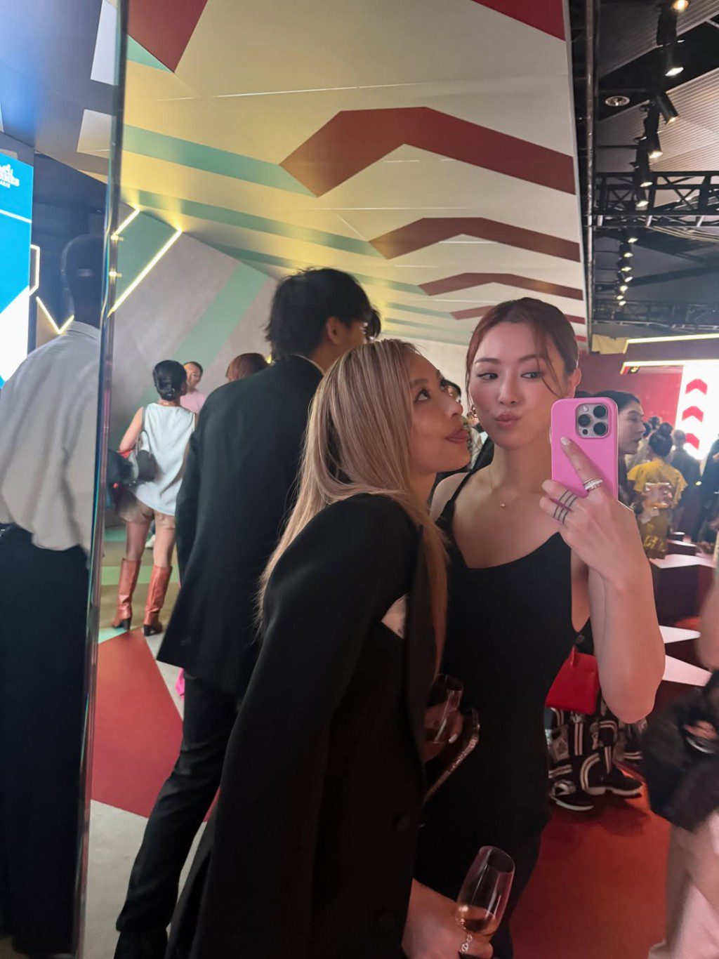 陳瀅早前在IG更新動態,以英文寫道「這是一個開心的9月」。