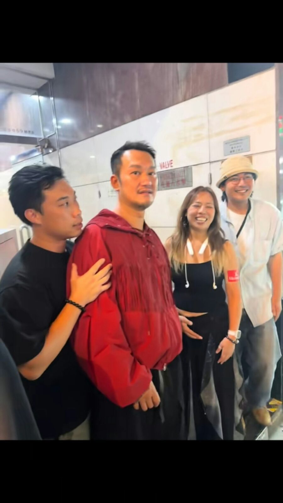 這段影片迅速在網上成為熱門話題。