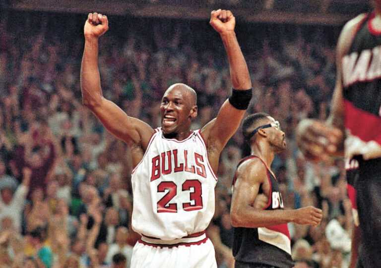 佐敦在1998年的NBA總決賽第三場所穿的戰袍，以1226萬美元的天價成交。美聯社