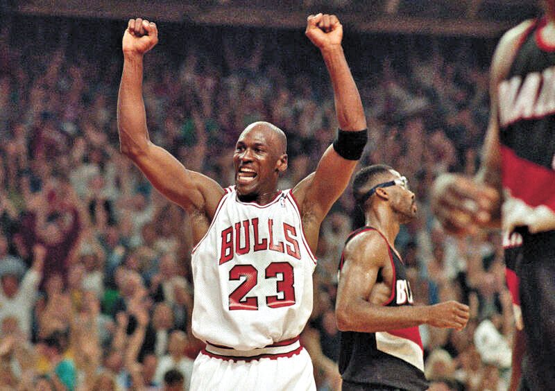 佐敦在1998年的NBA總決賽第三場所穿的戰袍，以1226萬美元的天價成交。美聯社