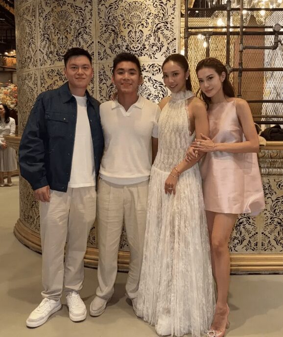 訪問結束後，羅家英瀟灑駕車離開，展現老頑童本色。