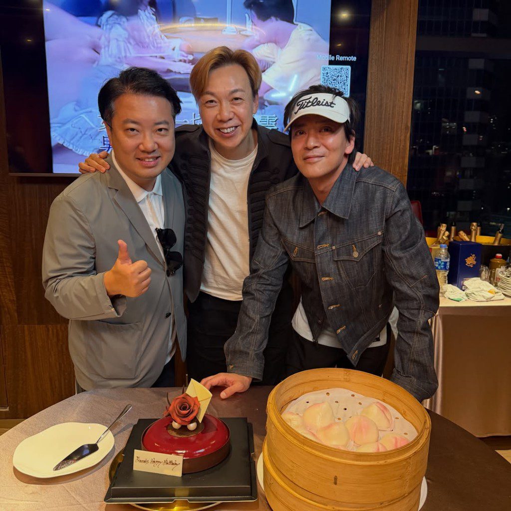 翻看鄭紹康五月分享的生日派對合照，可見不少名人明星出席。