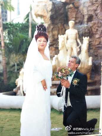 肥媽與施曉洋(Rick)於1999年結婚。
