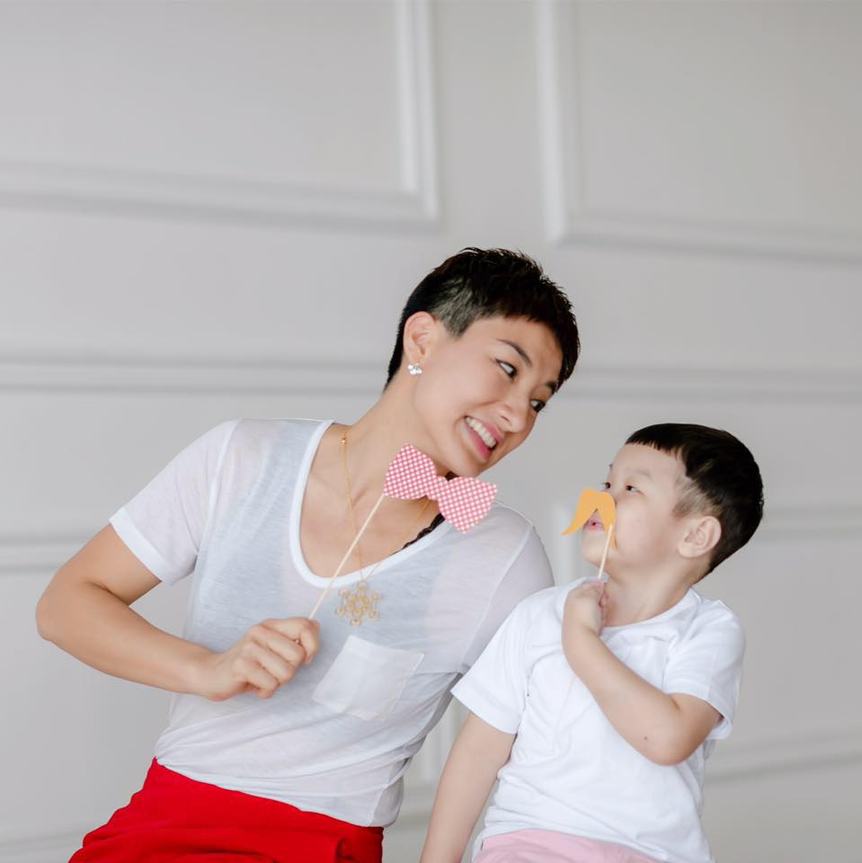 她樂於在社交媒體分享親子日常。