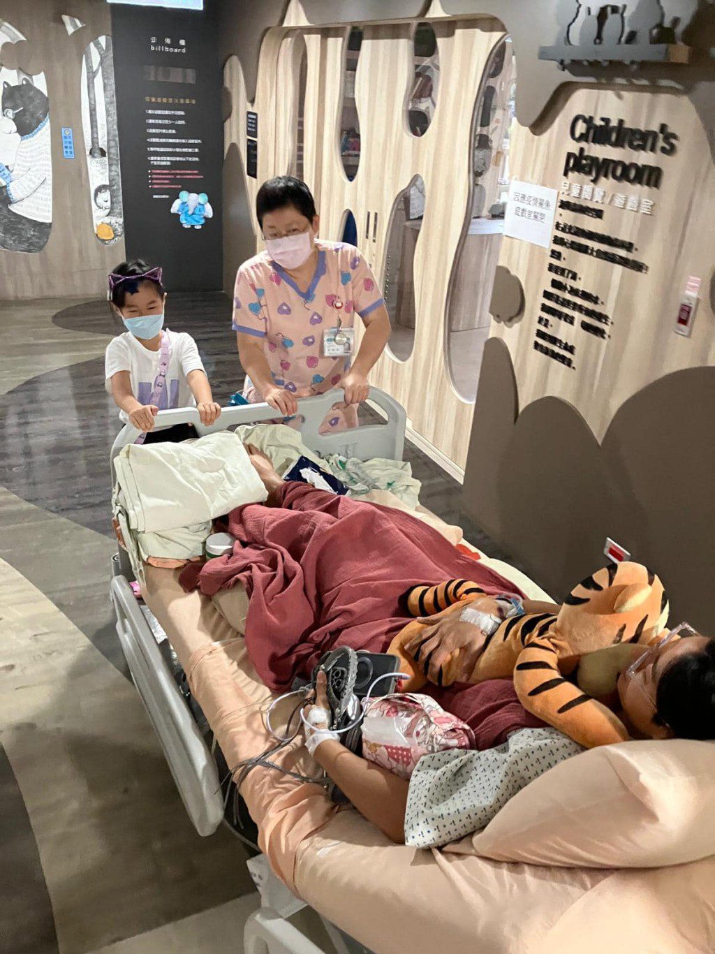 她的兒子長期需要依靠輸液維持生命。