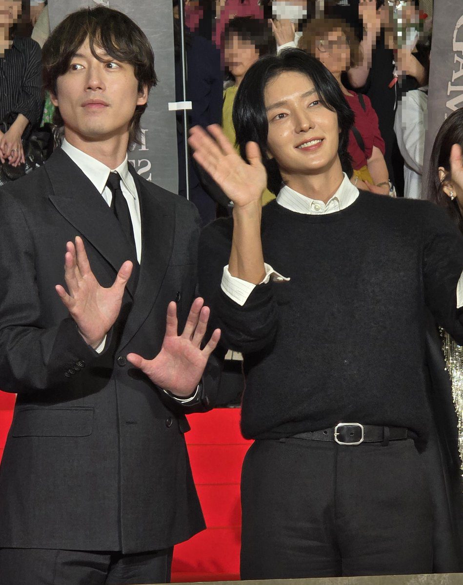 坂口健太郎表示,很高興能首次與所有演員同場。