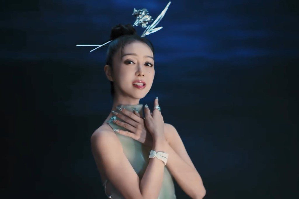 薛凱琪帶媽媽一同拍攝MV。