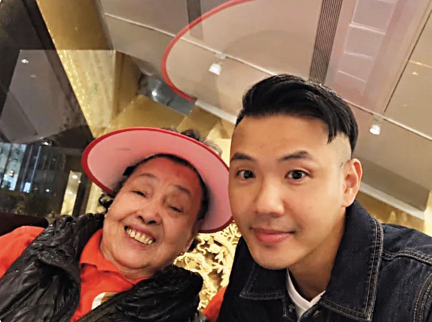 陳建州分享祖孫合照,悲痛悼念。網上圖片