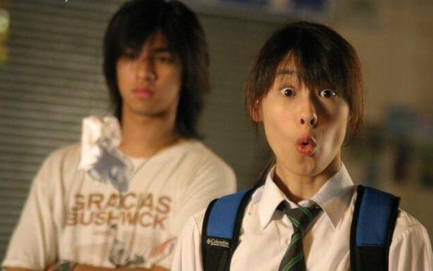 初出道時外形亮眼，曾有「張栢芝接班人」之稱。