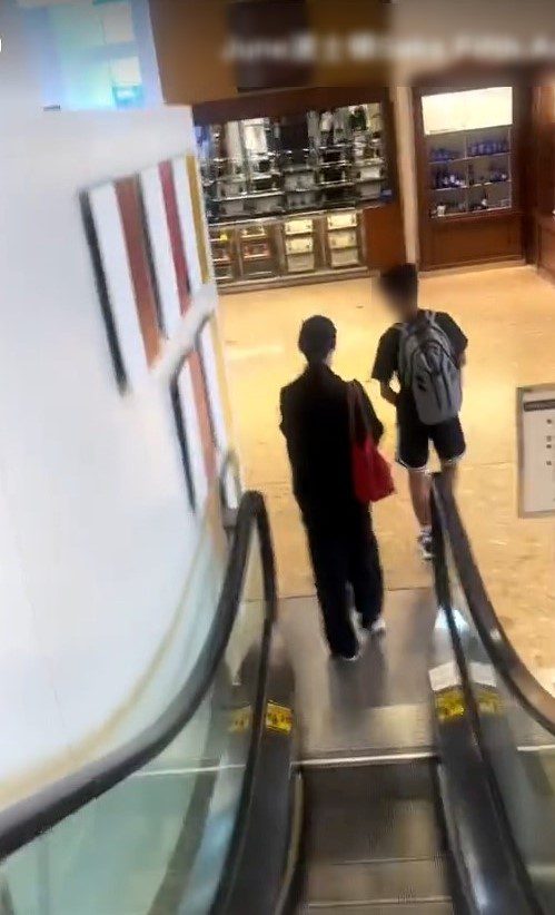 梁洛施母子身旁未見保鑣同行。