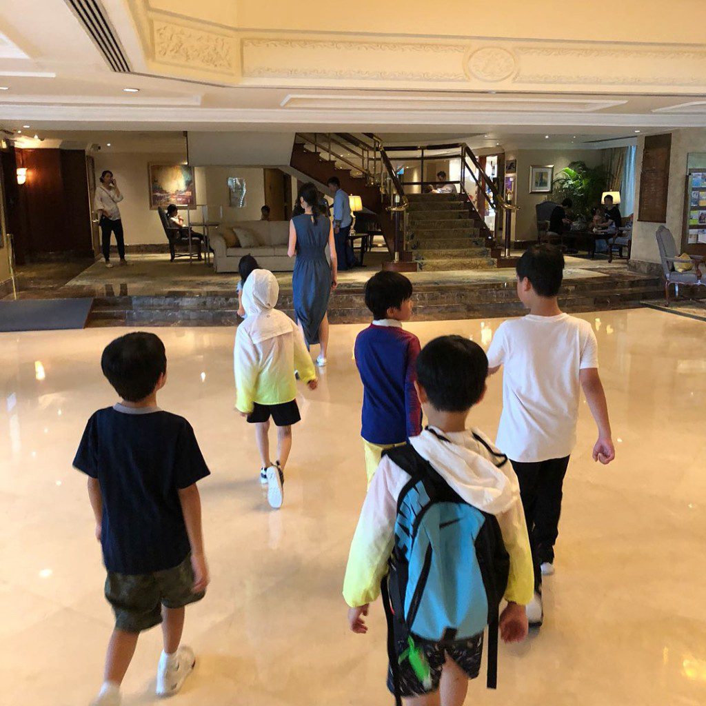 梁洛施的生活重心在照顧三名兒子。