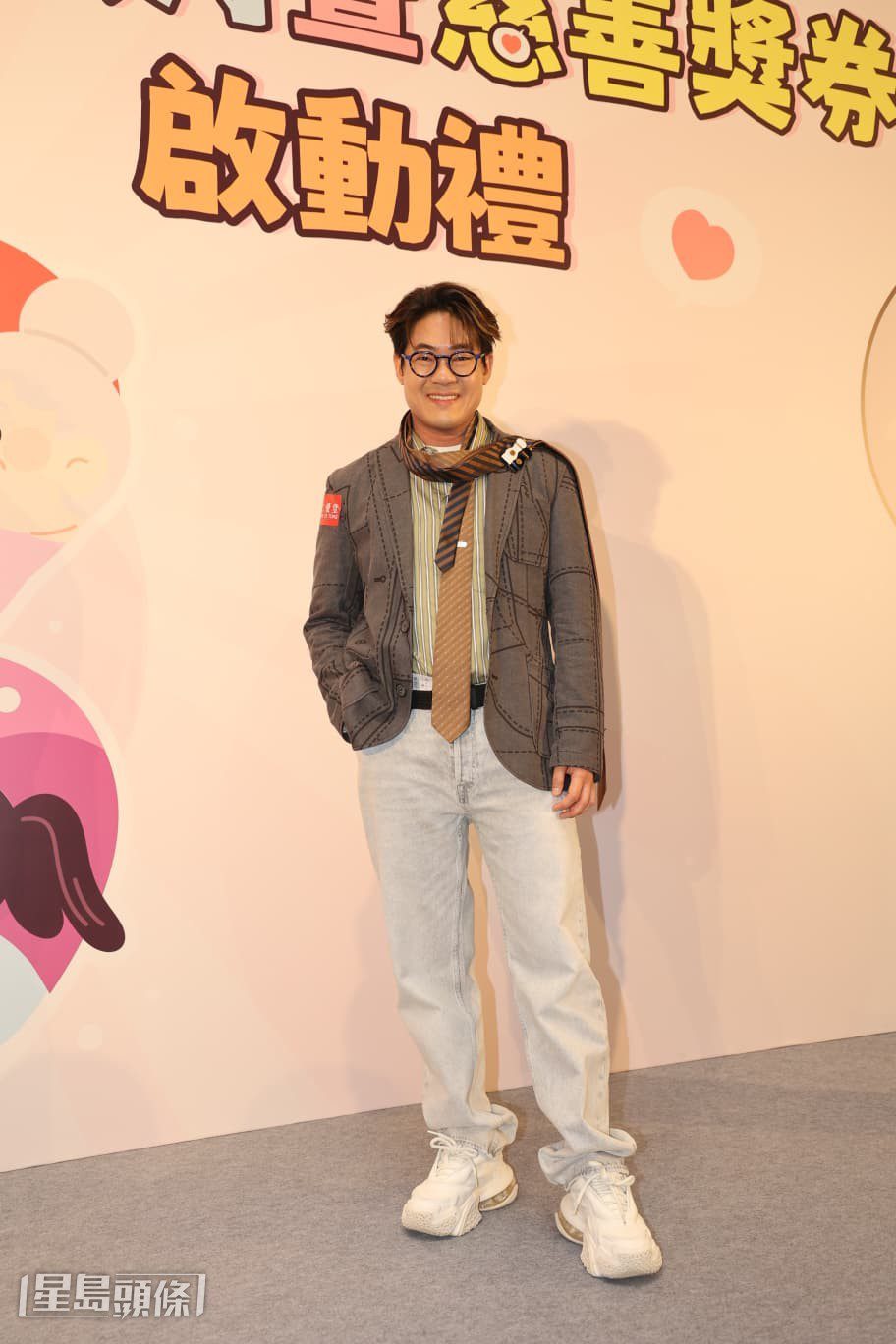 羅啟豪將聯同劉威煌、顏志恒、梁浩賢,在漆黑環境中演出。