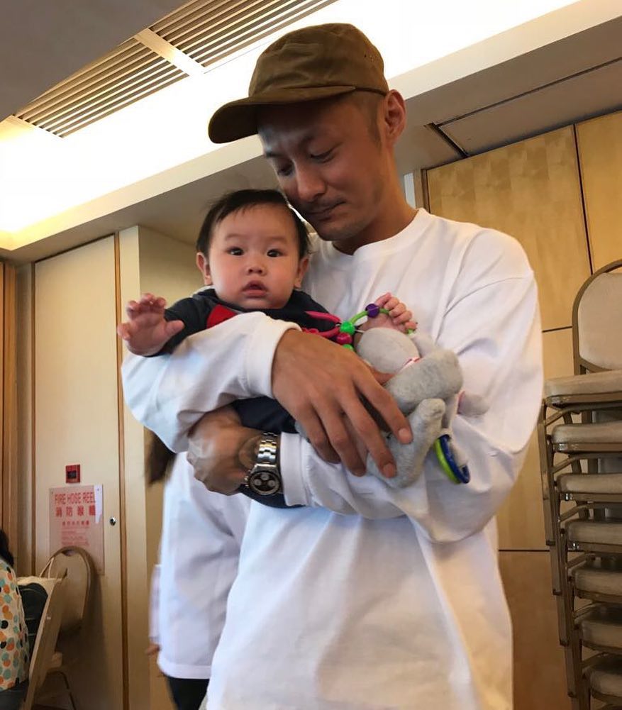 余文樂享受與兒子相處的時光。