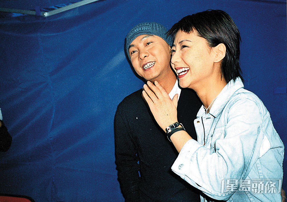 張衞健與張茜因戲結緣。