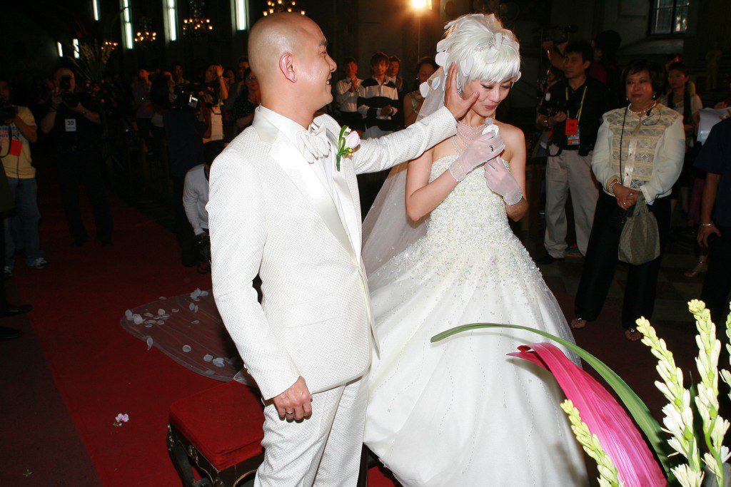 張衞健與張茜2004年在南京登記結婚，之後到菲律賓舉行婚禮。