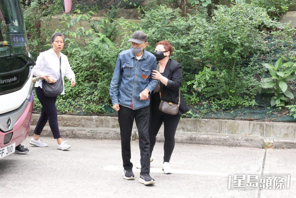 李家鼎樣子相當憔悴。