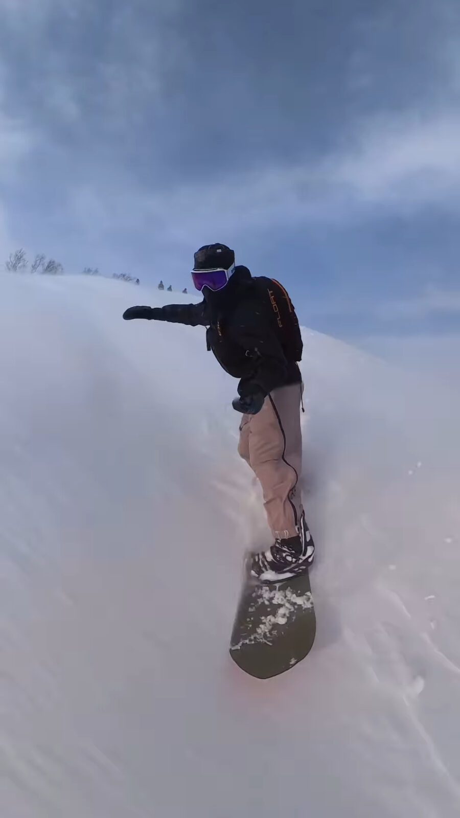 Shou Honda曾到日本的島牧村滑雪。