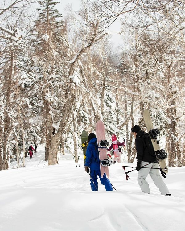 陳康堤曾與Shou Honda一起去滑雪。