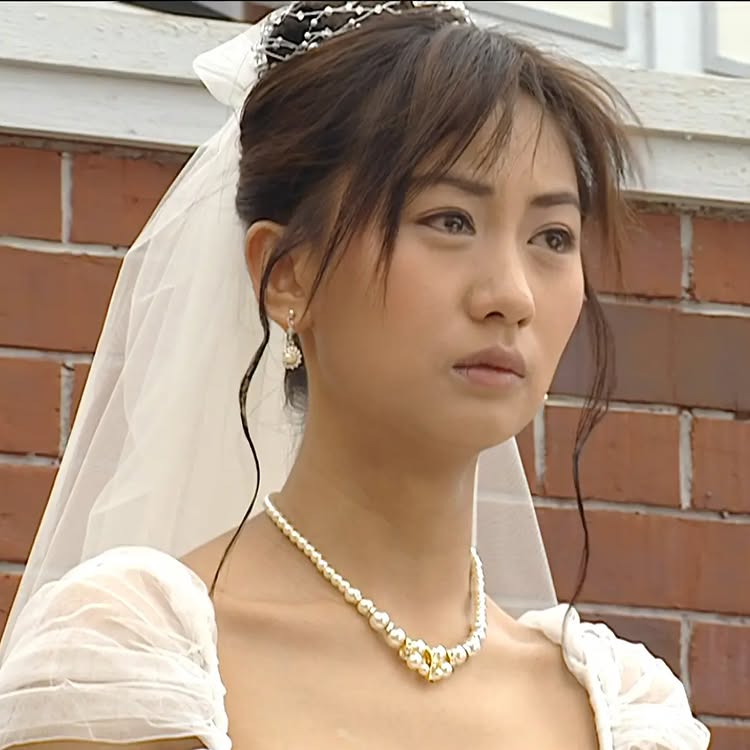 隨著《十月初五的月光》重播,汪琳飾演的「汪海琳」那楚楚可憐的形象再次觸動觀眾。
