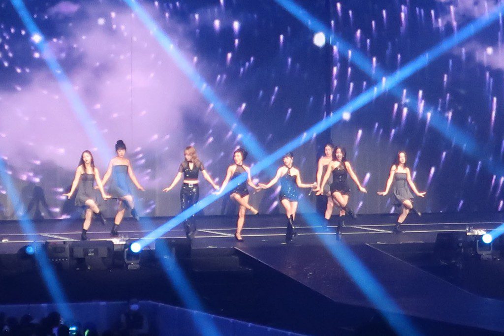 MAMAMOO快慢歌曲交替演出,掌控全場氣氛。