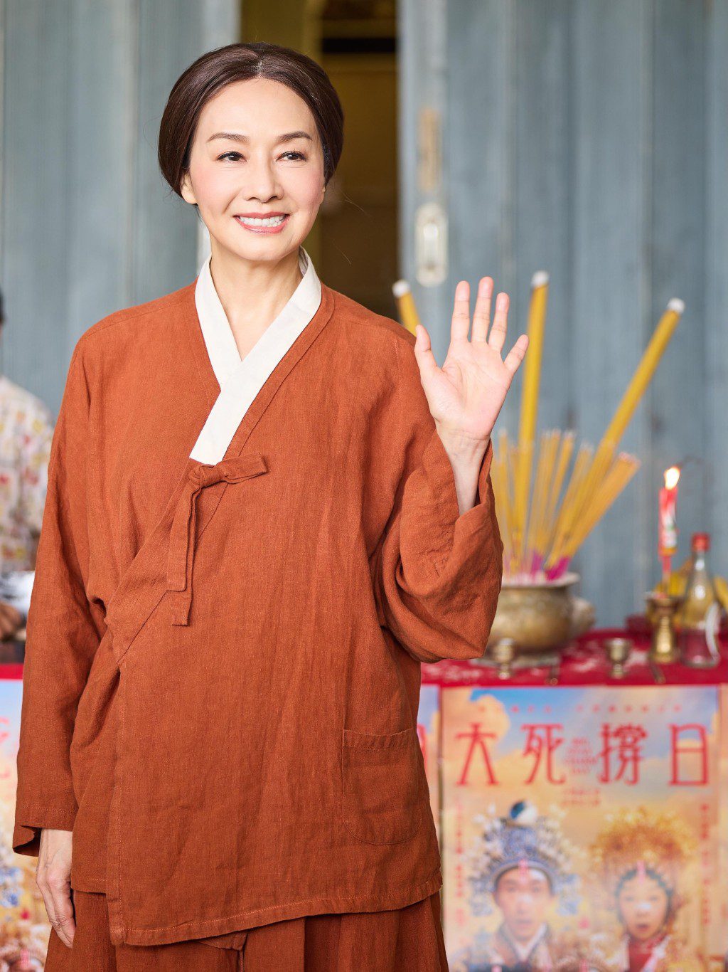 毛舜筠的舞台劇造型曝光,側影展現強烈的戲劇張力。