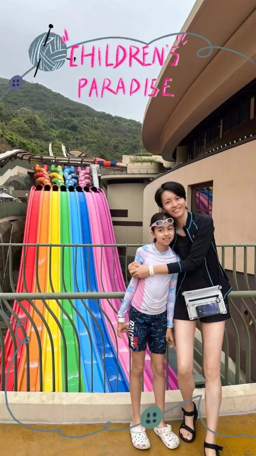 Sofia的身形與媽媽梁詠琪非常相似。