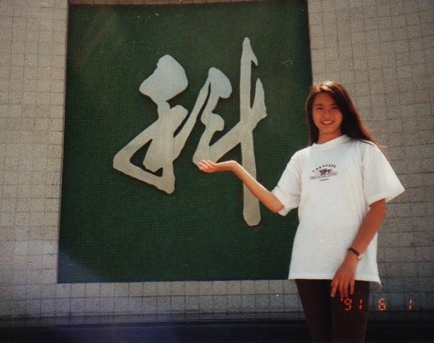 梁詠琪散發青春氣息。