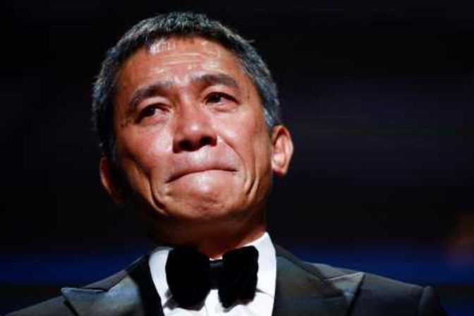 攞過無數獎項的偉仔,今次攞獎亦不禁感動落淚。