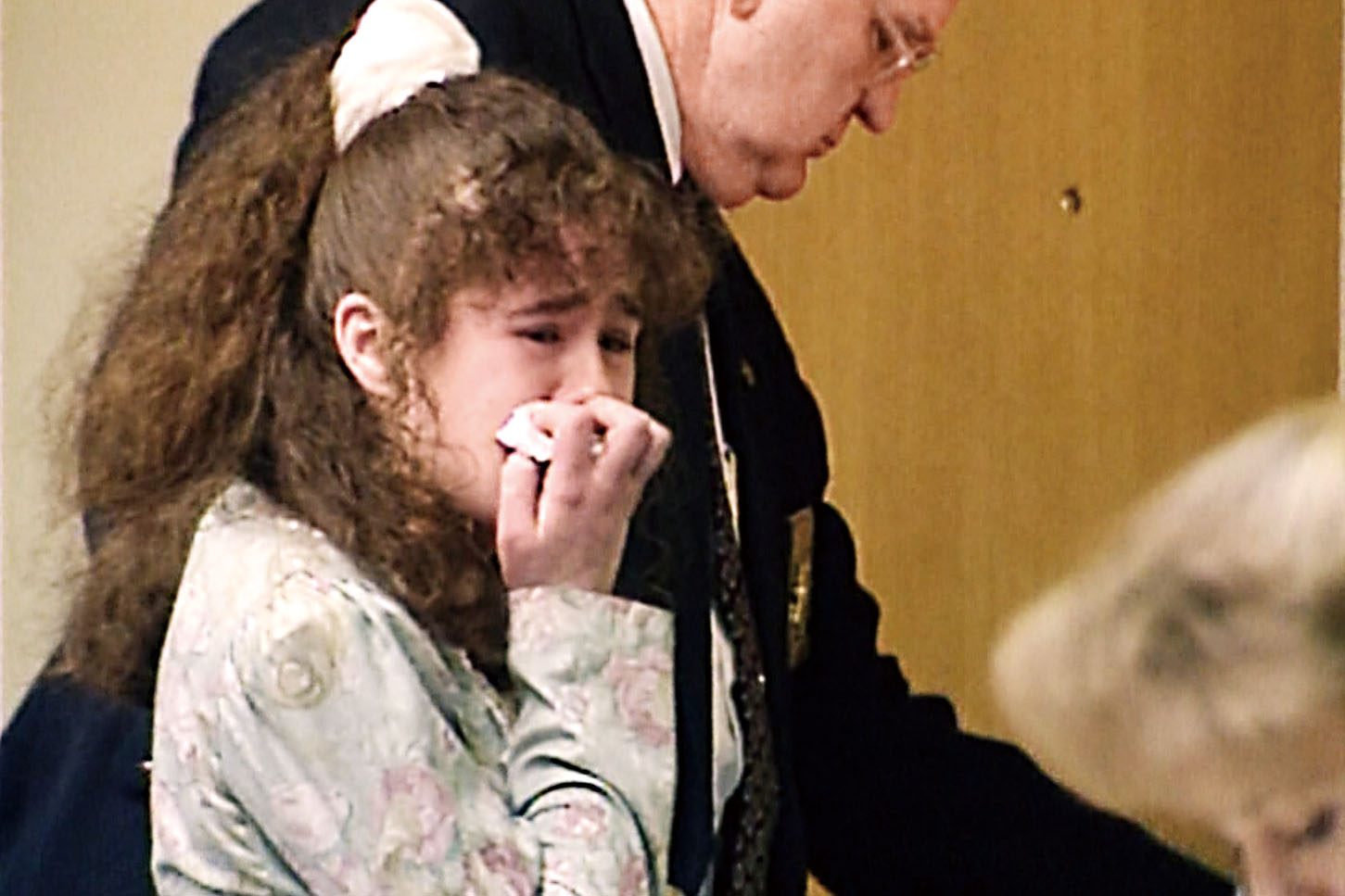 圖為死囚派克1996年3月30日聽到被判處死刑後當庭哭泣。WBIR-TV/美聯社資料圖片