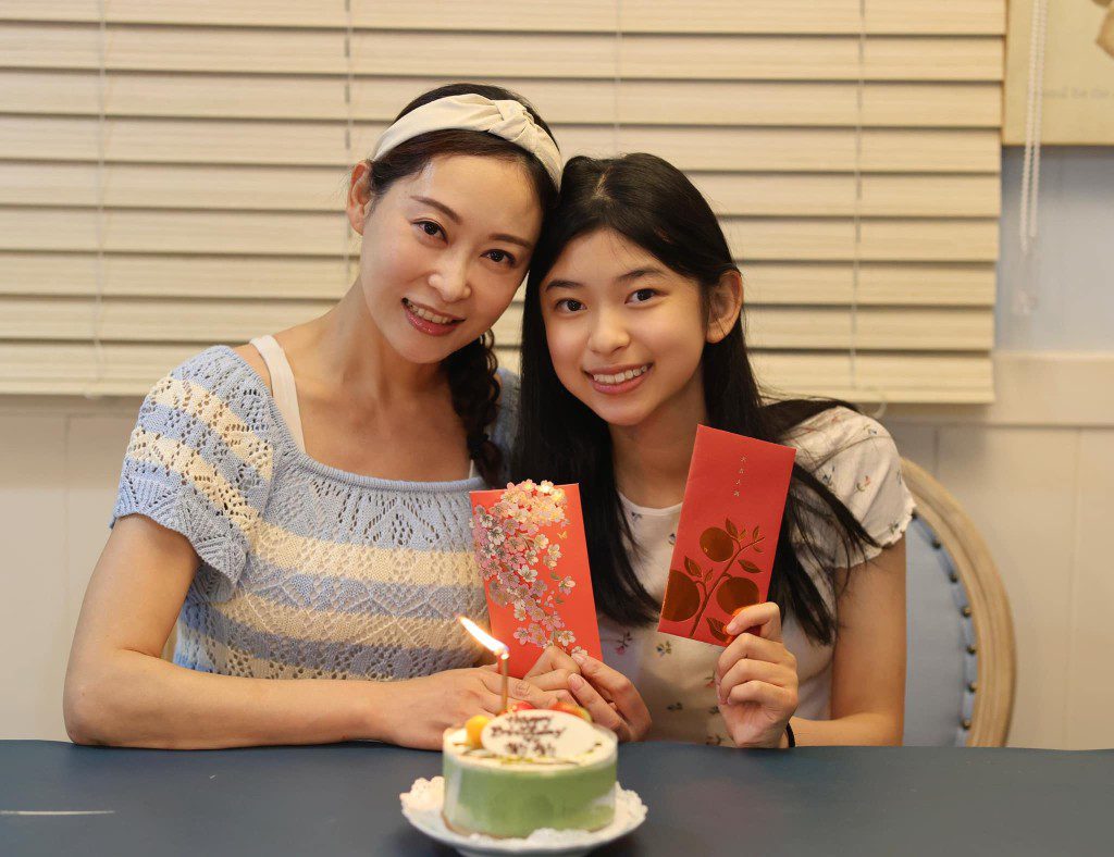 楊卓娜的女兒已經16歲。
