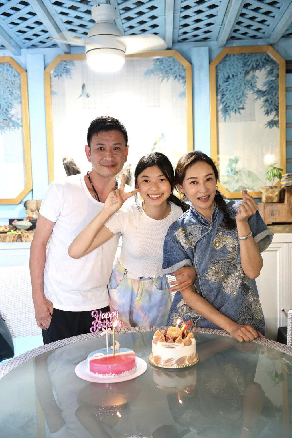 楊卓娜女兒越大越漂亮。