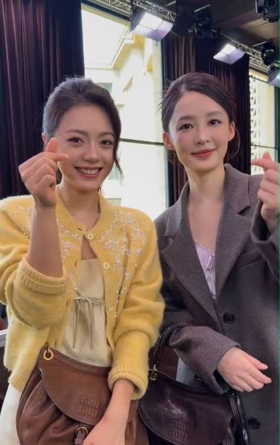 內地女星趙今麥(左)與李沁同樣是時裝騷的嘉賓。