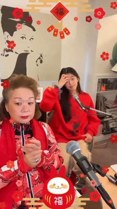 杜麗莎閒時會拍片唱歌與粉絲分享。